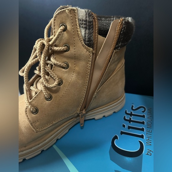 Cliffs by White Mountain Boots size: 9 - Picture 7 of 12